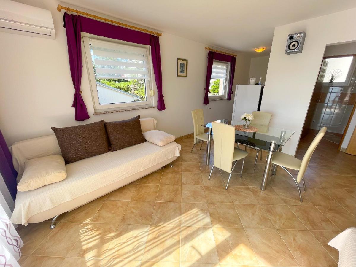 Apartment Nika 2 Dramalj Eksteriør billede